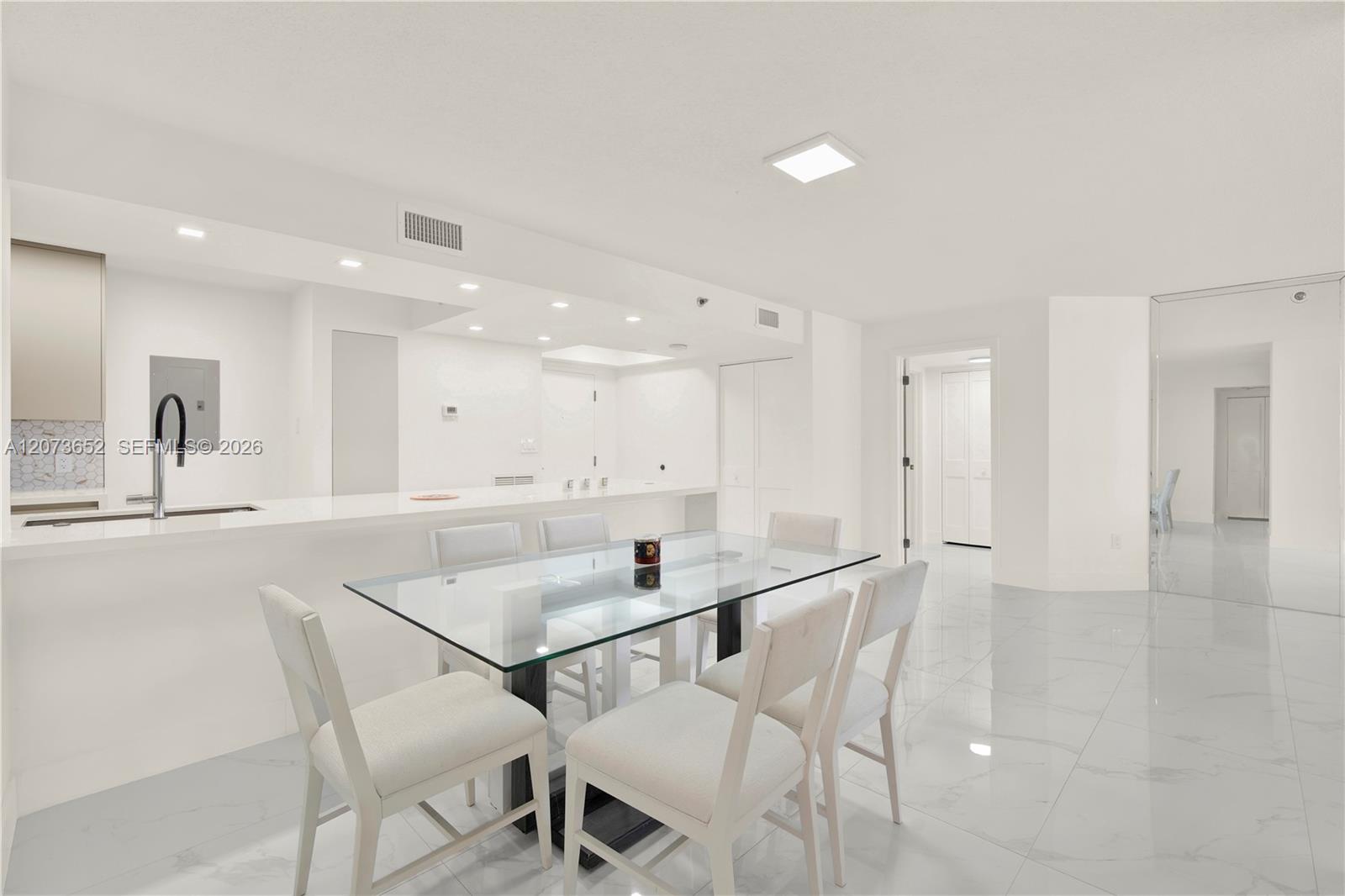 5757 Collins Avenue 507 Property Photo 10