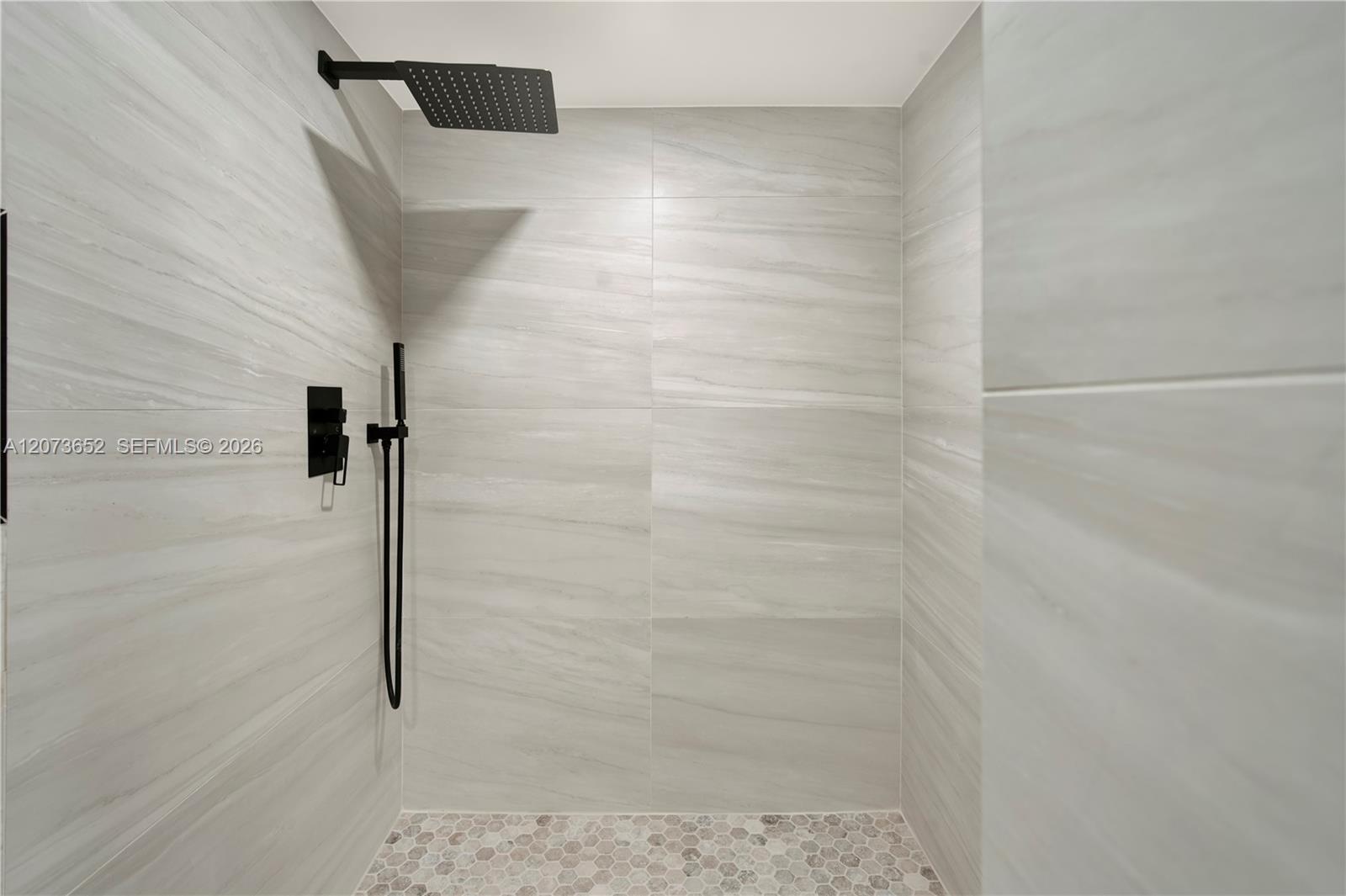 5757 Collins Avenue 507 Property Photo 14