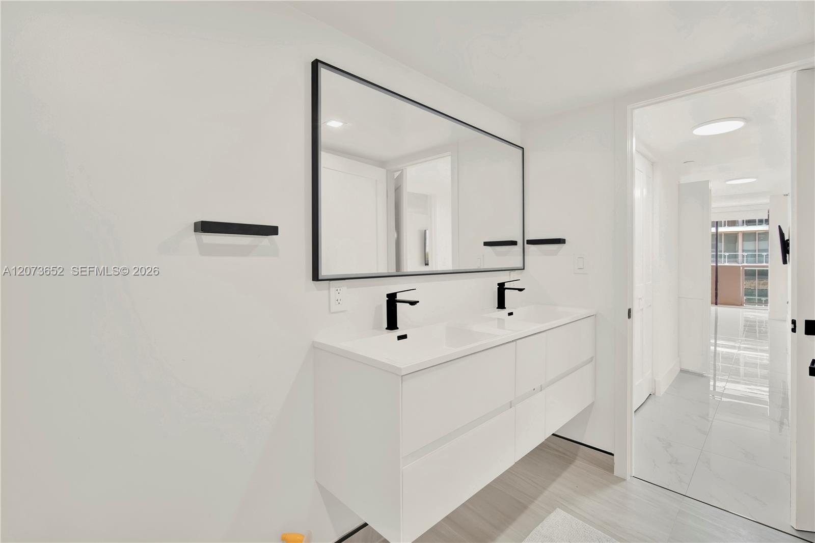 5757 Collins Avenue 507 Property Photo 16
