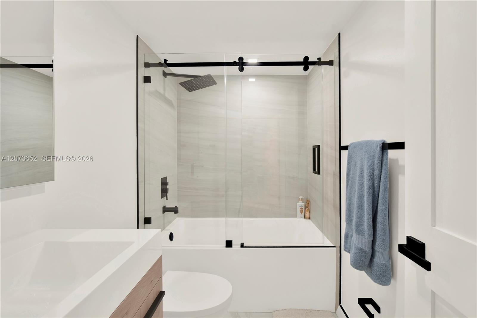5757 Collins Avenue 507 Property Photo 21