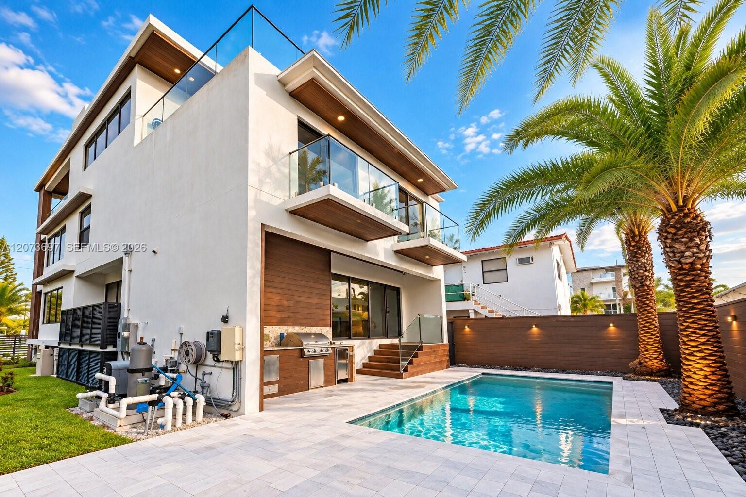5601 N Ocean Drive Property Photo 1