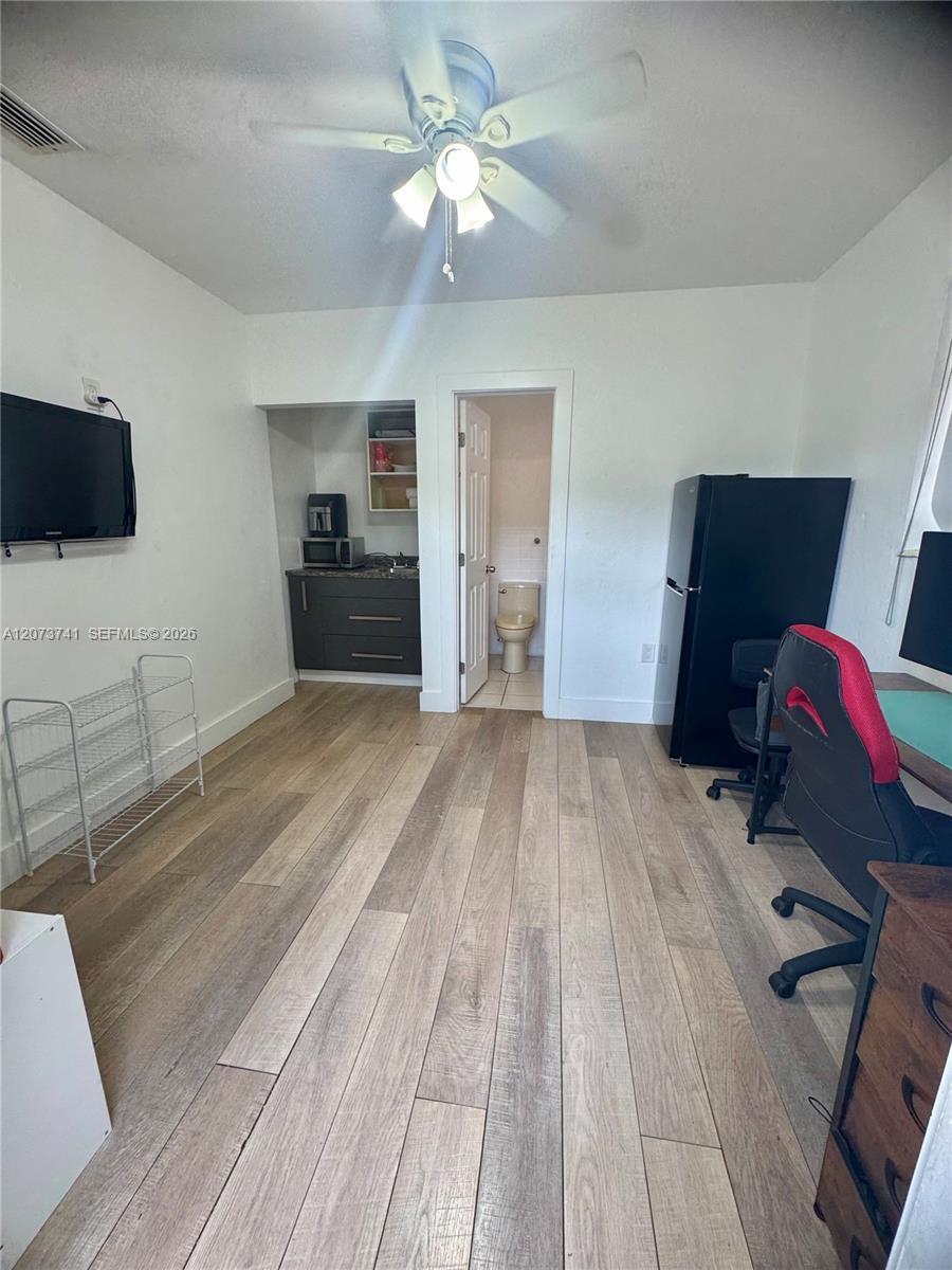 681 W 55th Place Property Photo 20