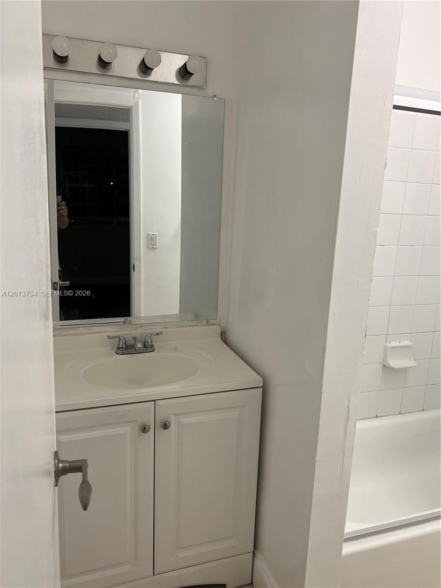 1263 Sw 46th Avenue 2106 Property Photo 16