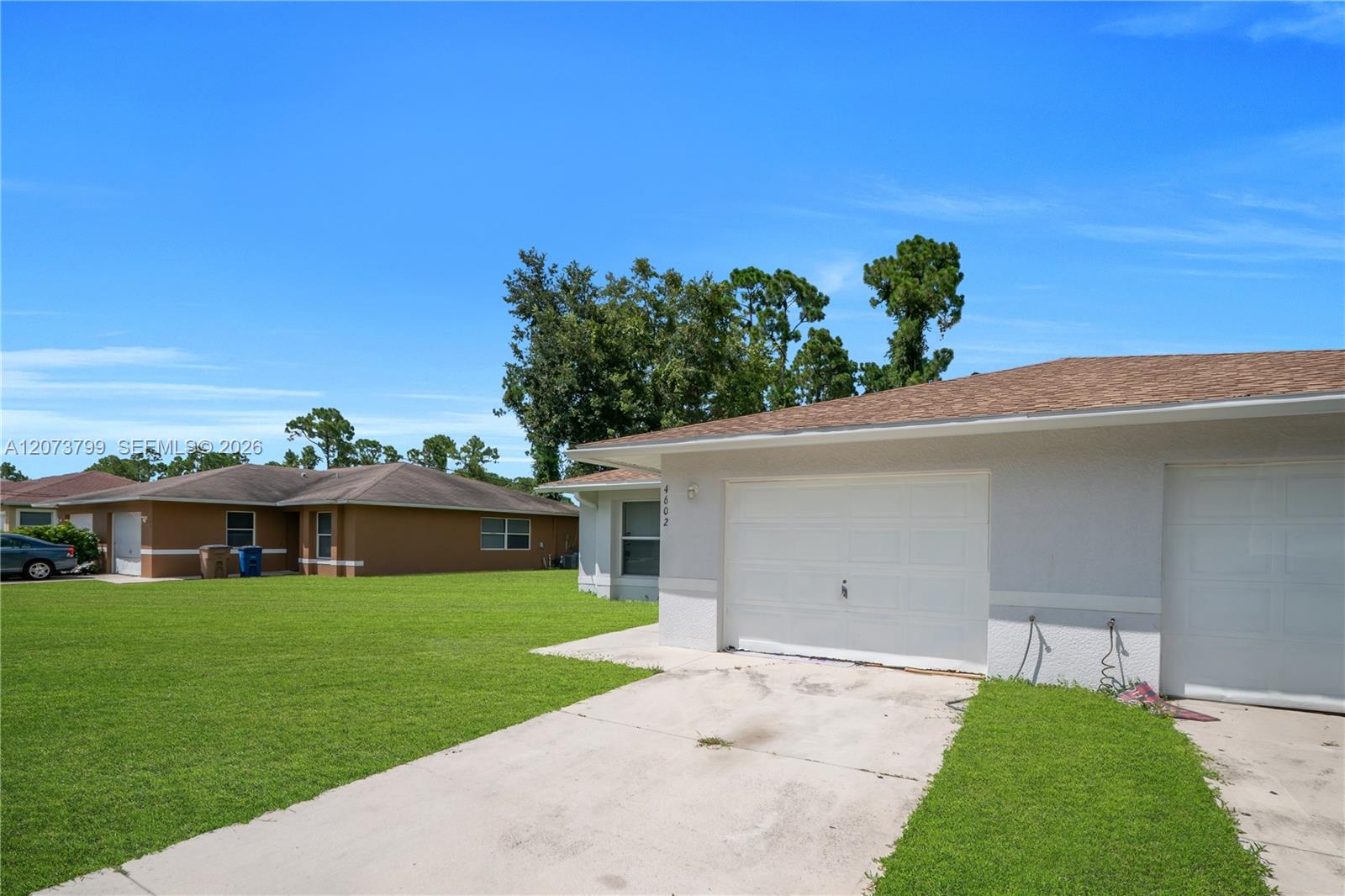 A12073799 Property Photo 3