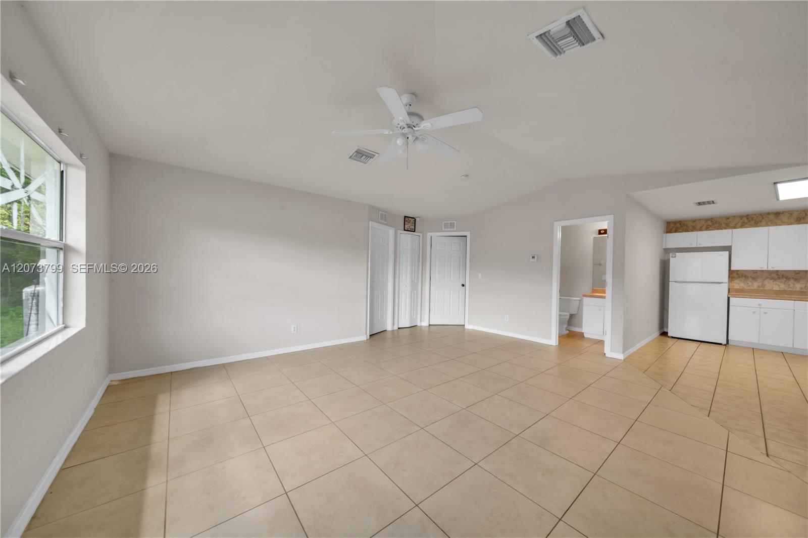 A12073799 Property Photo 9