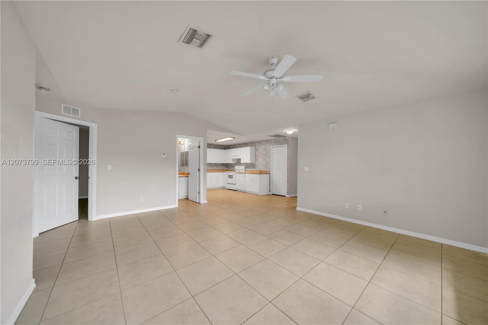 A12073799 Property Photo 10