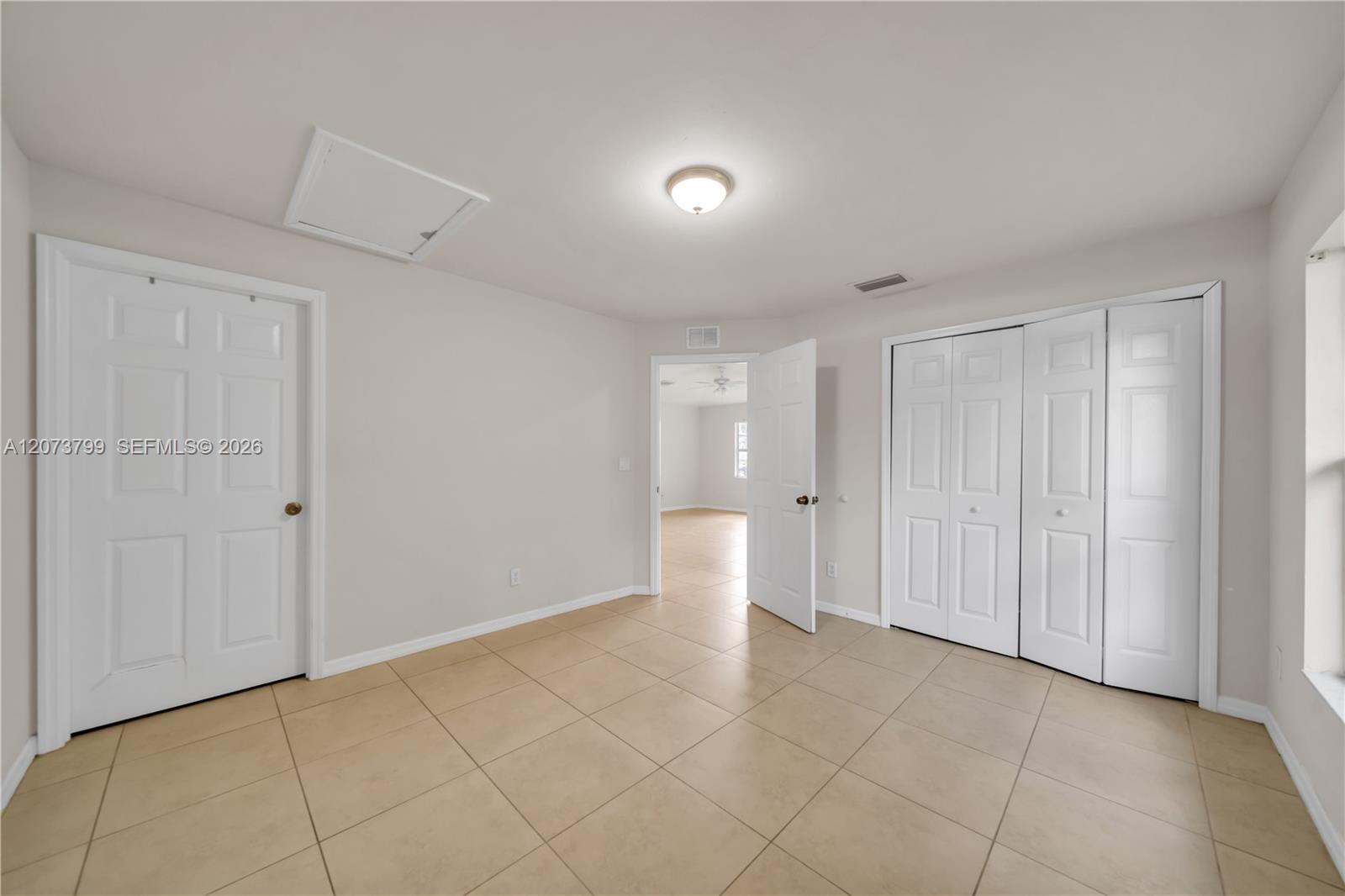 A12073799 Property Photo 11