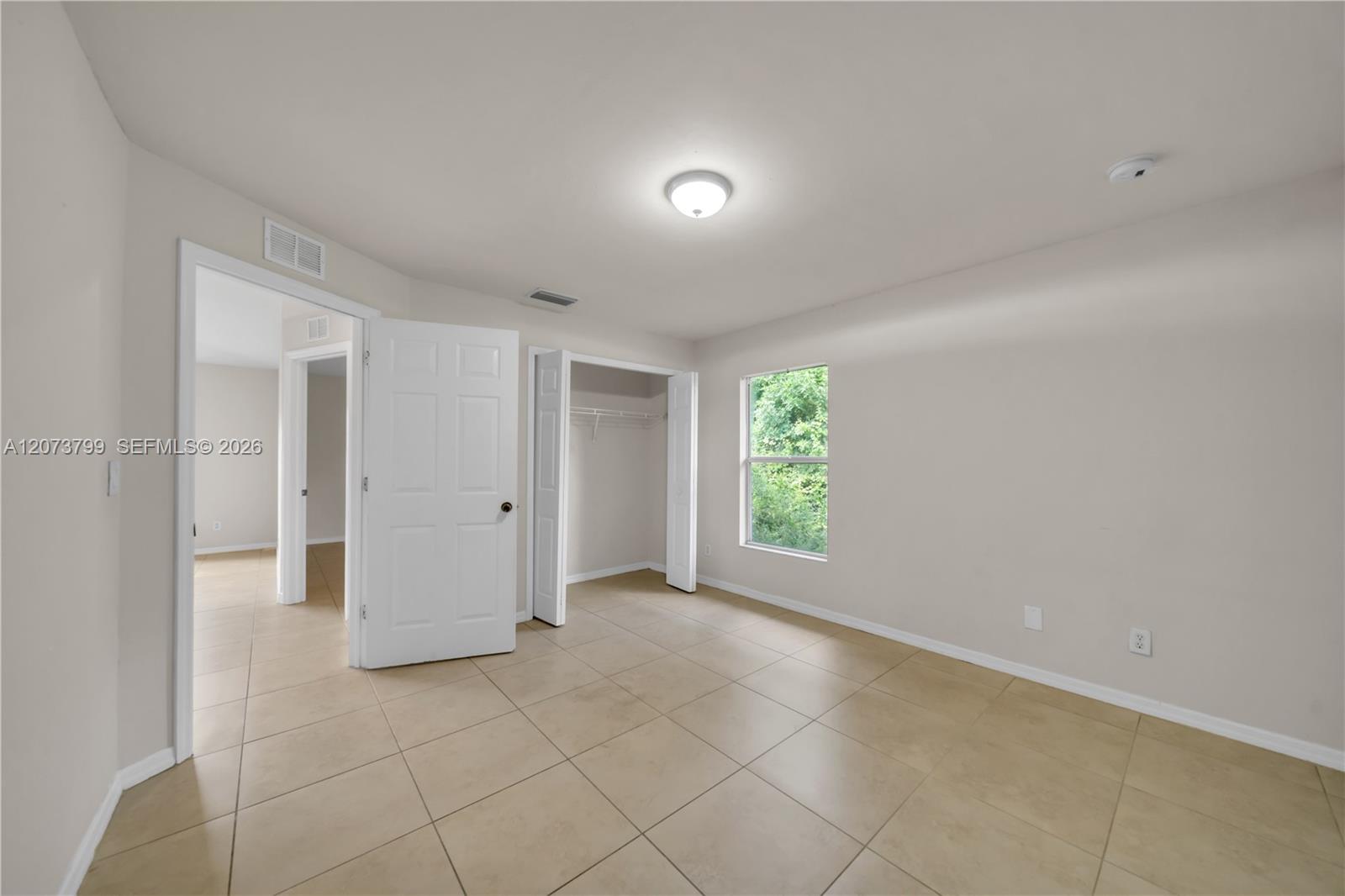 A12073799 Property Photo 12