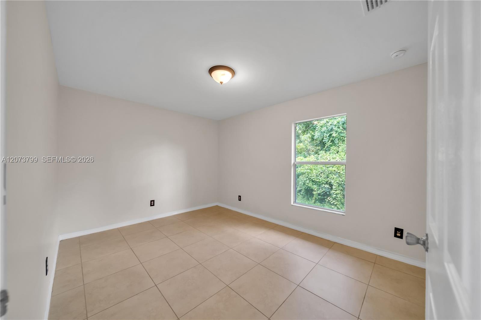 A12073799 Property Photo 14