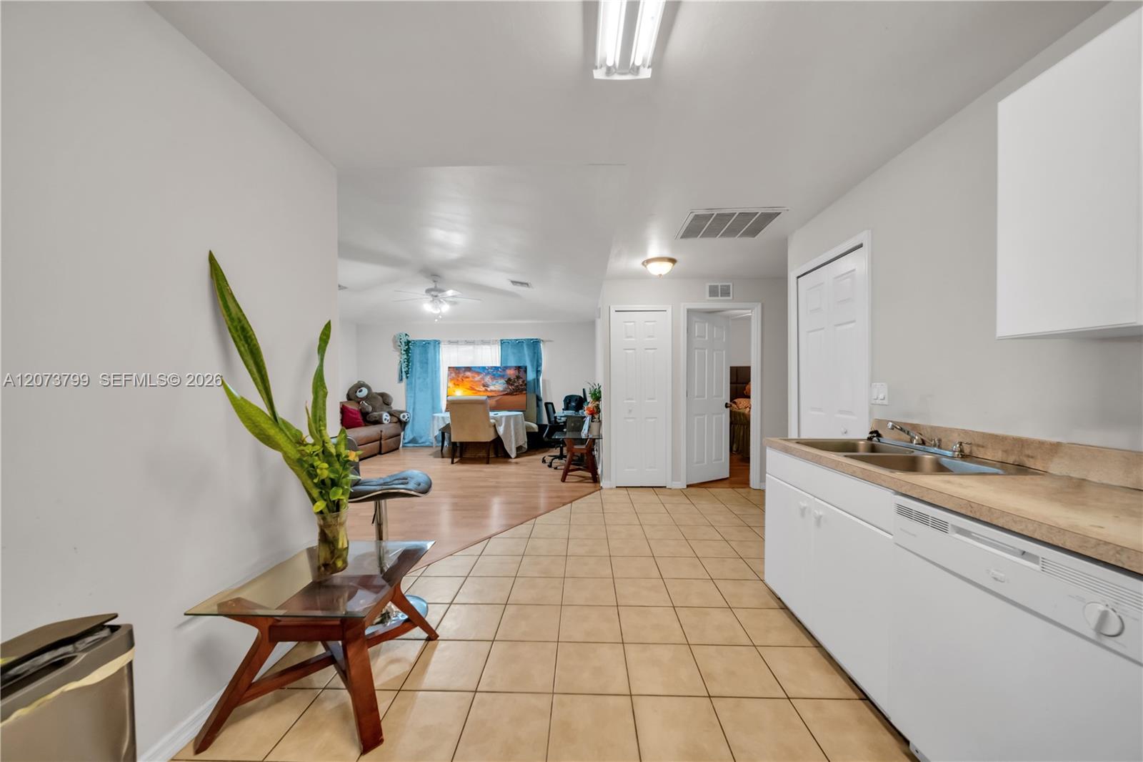 A12073799 Property Photo 25