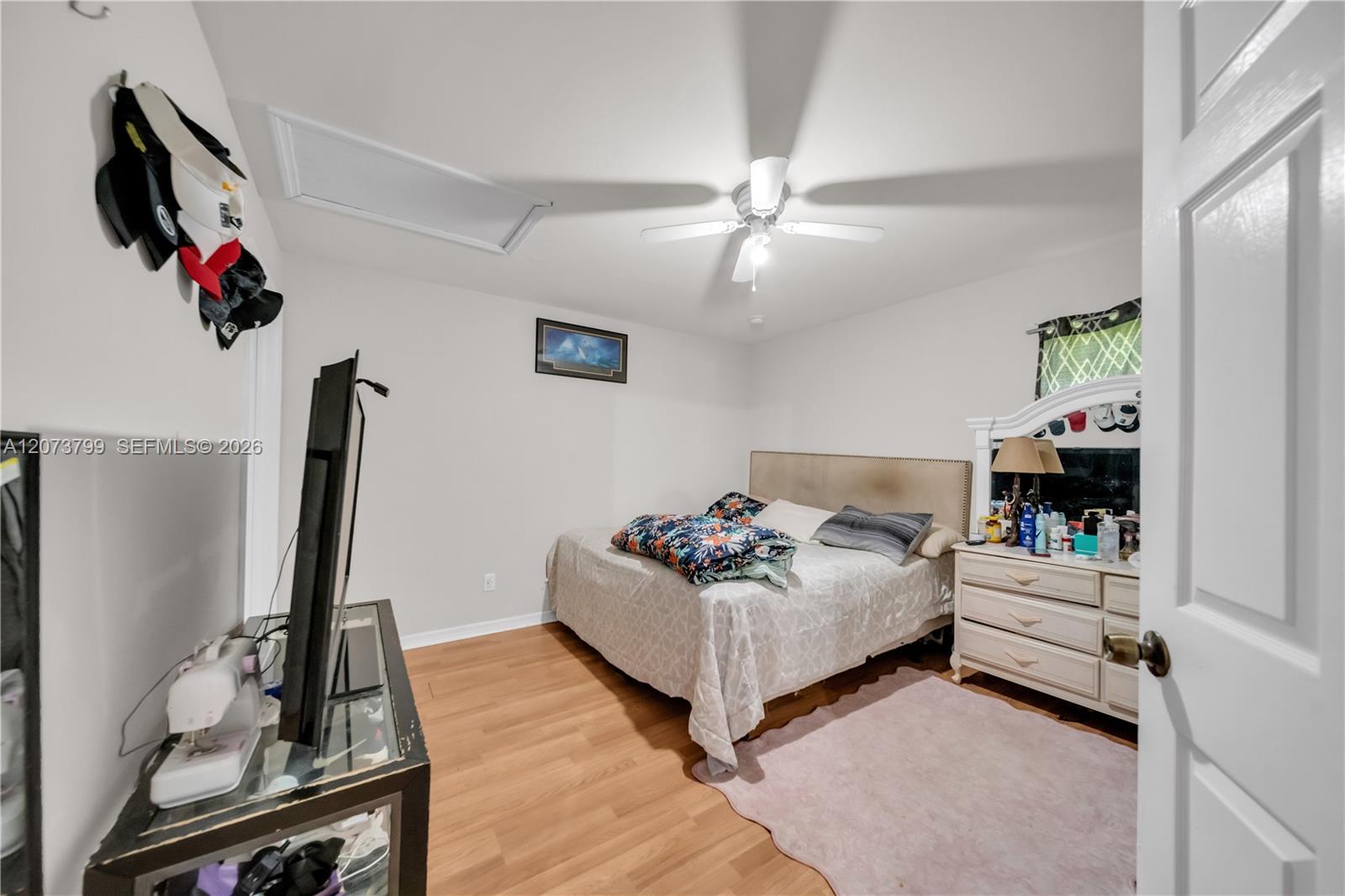 A12073799 Property Photo 29