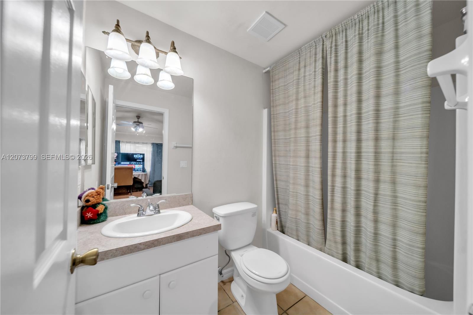 A12073799 Property Photo 31