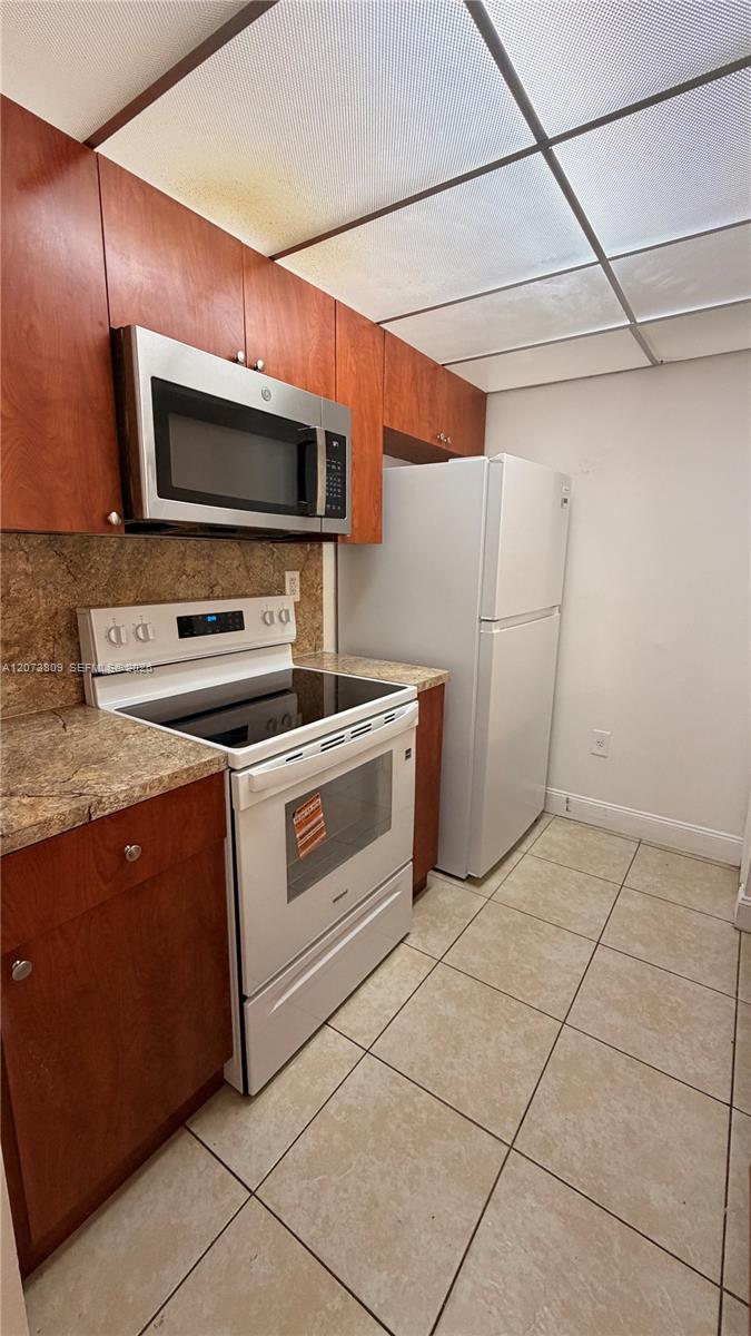 7075 Nw 186th Street C208 Property Photo 4