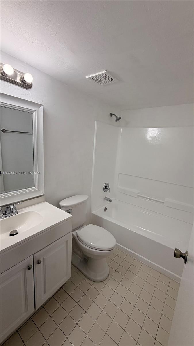 7075 Nw 186th Street C208 Property Photo 15
