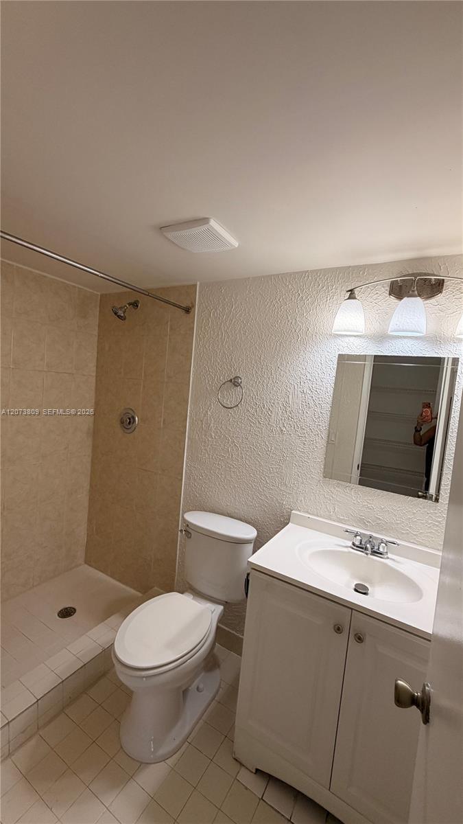 7075 Nw 186th Street C208 Property Photo 24