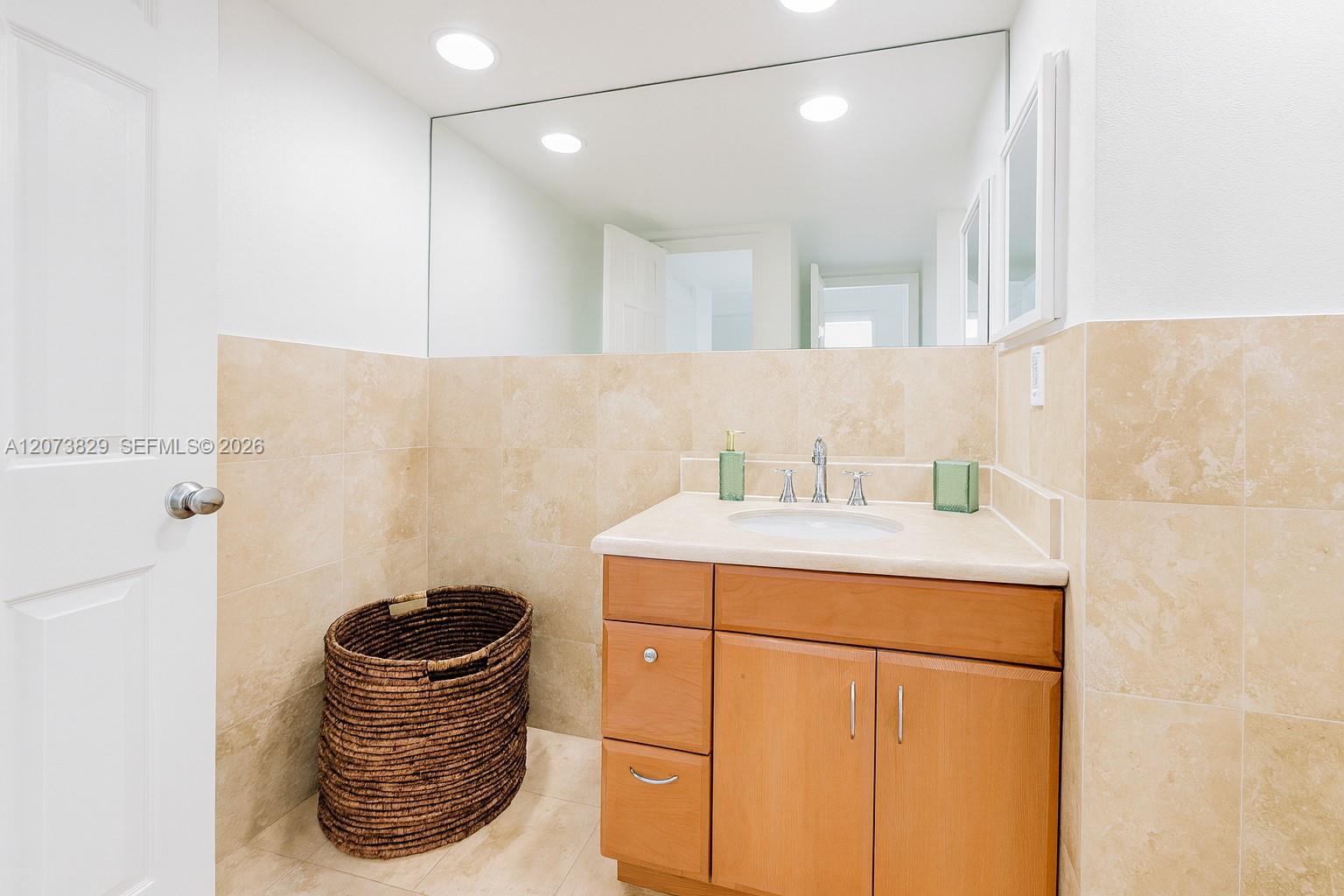 4001 S Ocean Drive 3j Property Photo 15