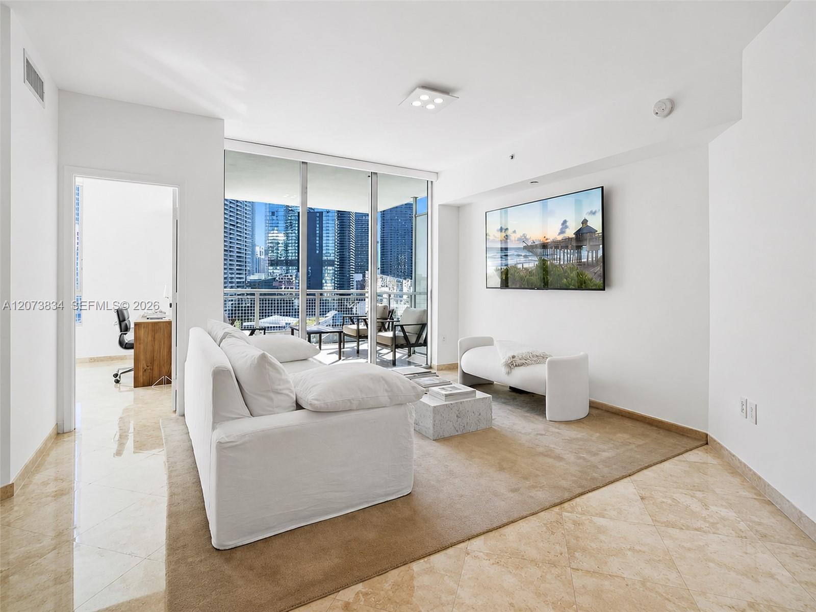 350 S Miami Avenue 2304 Property Photo 3