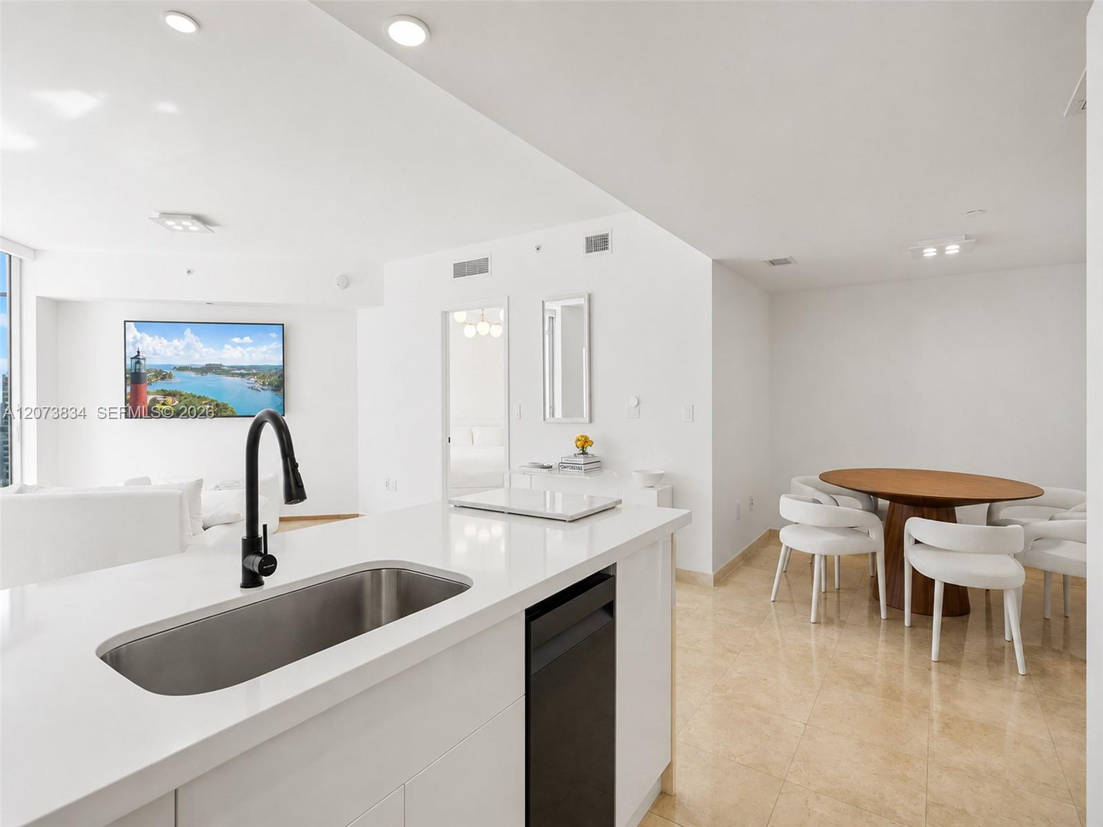 350 S Miami Avenue 2304 Property Photo 8