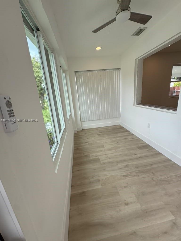 825 S 28th Avenue Property Photo 5