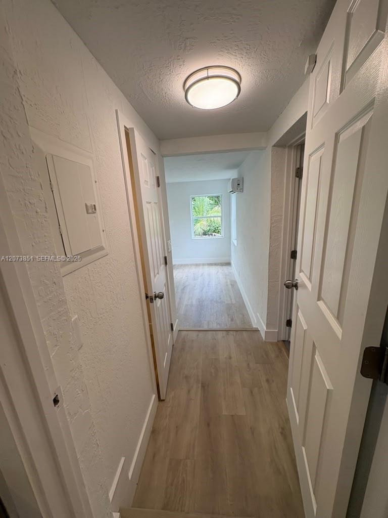 825 S 28th Avenue Property Photo 10