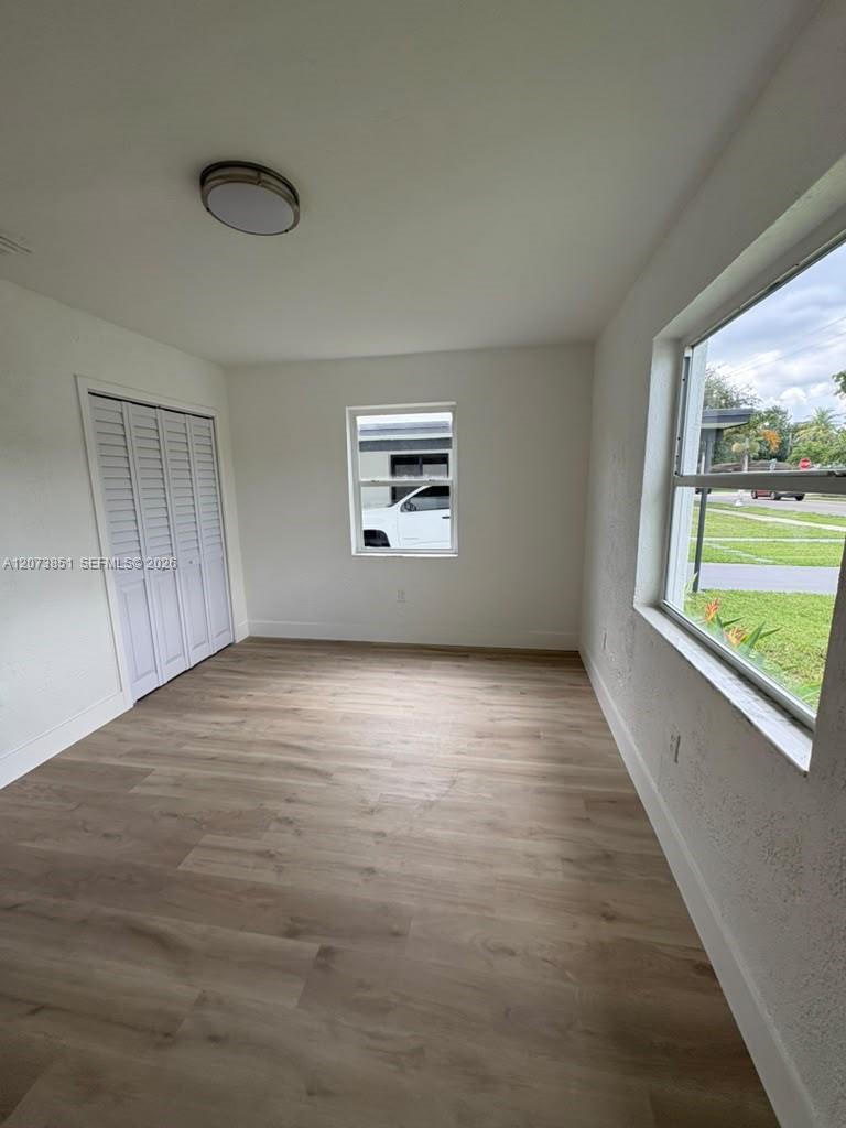 825 S 28th Avenue Property Photo 12