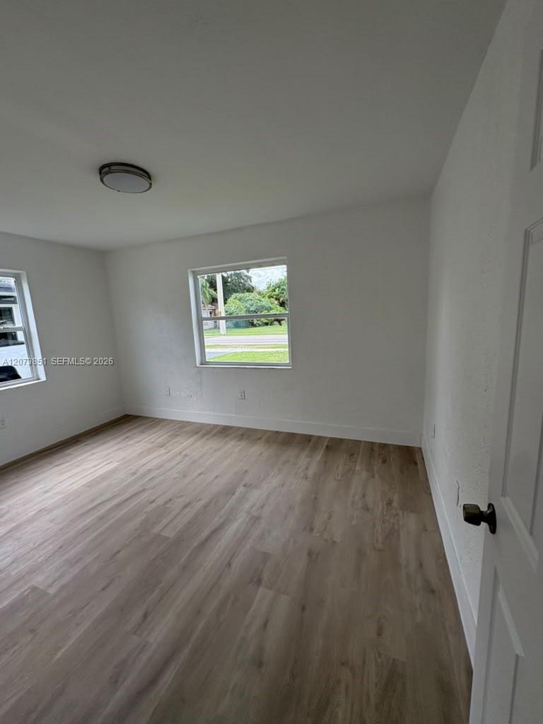 825 S 28th Avenue Property Photo 13
