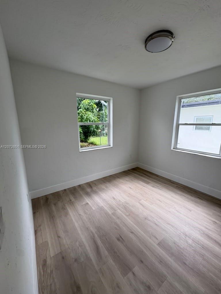 825 S 28th Avenue Property Photo 14
