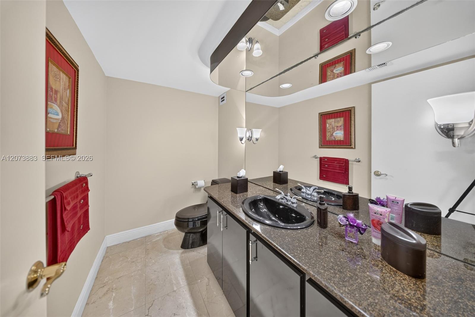 1915 Brickell Avenue C1607 Property Photo 32