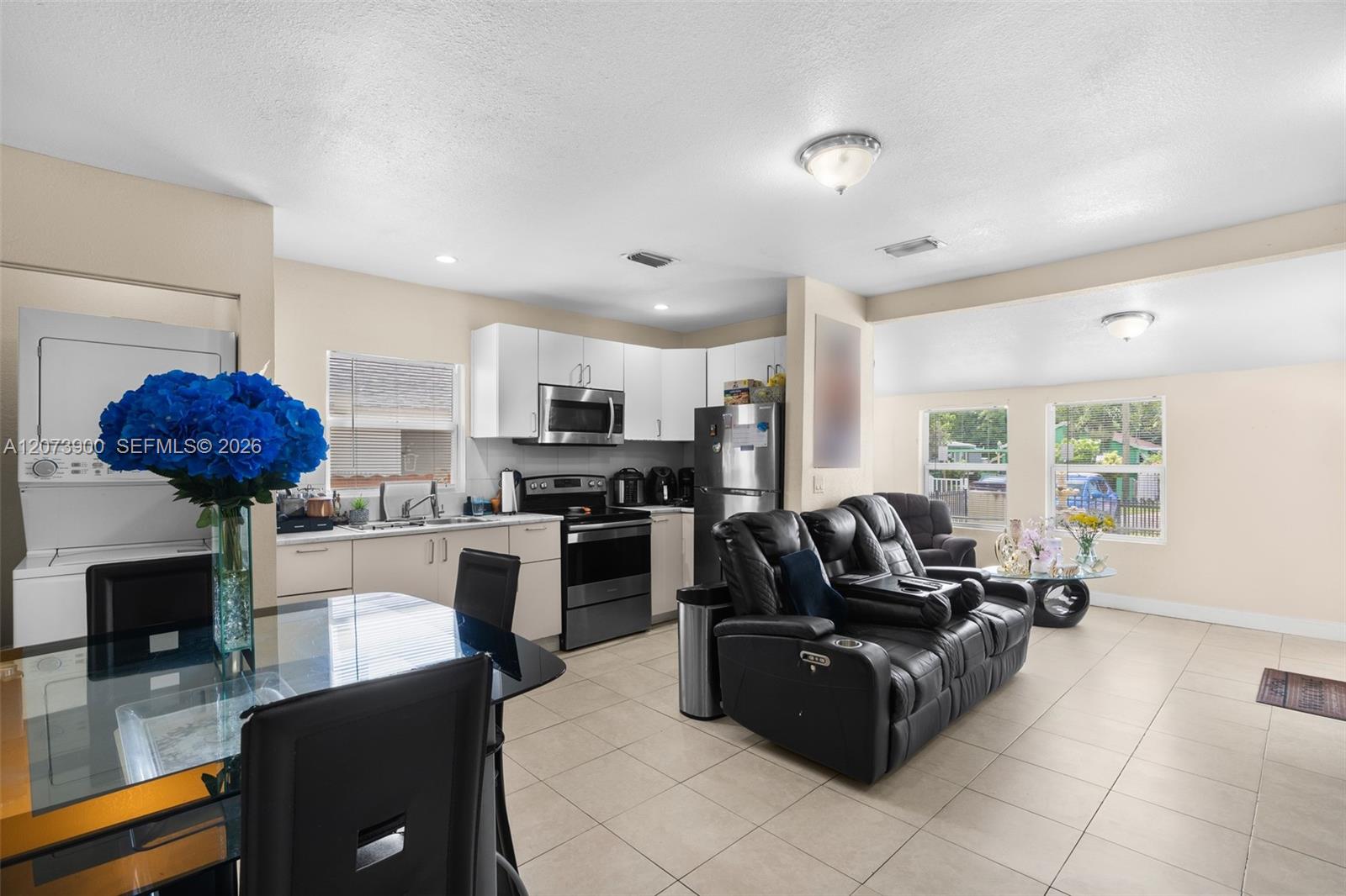 3073 Nw 59th Street Property Photo 4