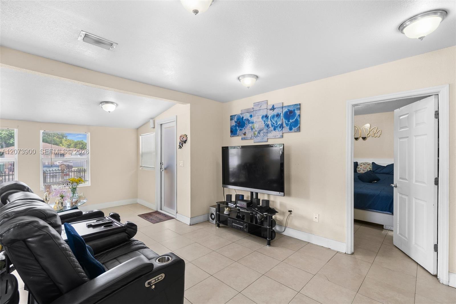 3073 Nw 59th Street Property Photo 7