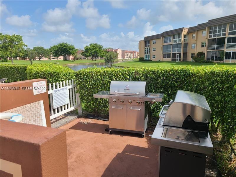 9360 Sunrise Lakes Boulevard 302 Property Photo 8