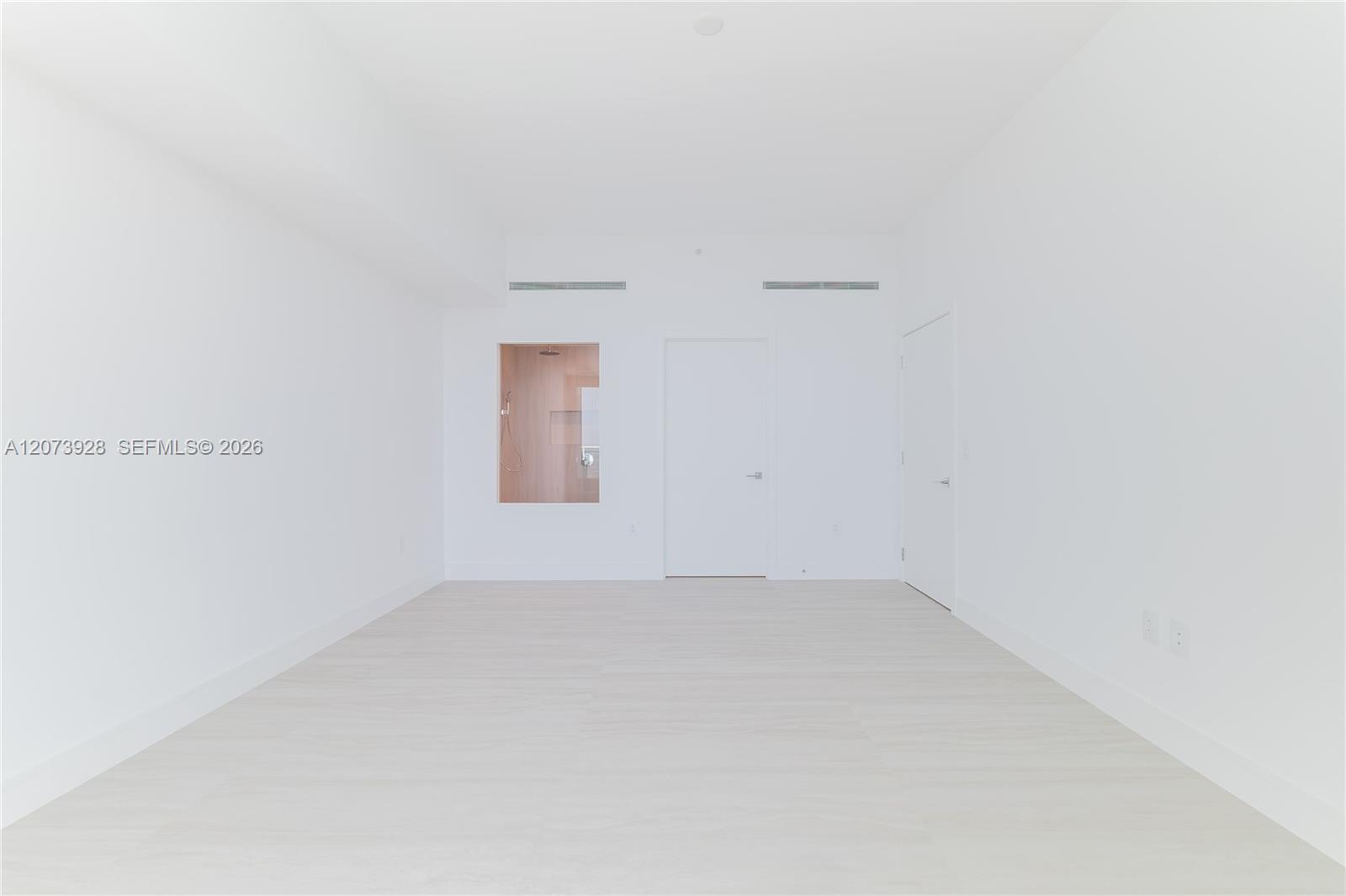 2411 Laguna Circle 2909 Property Photo 5