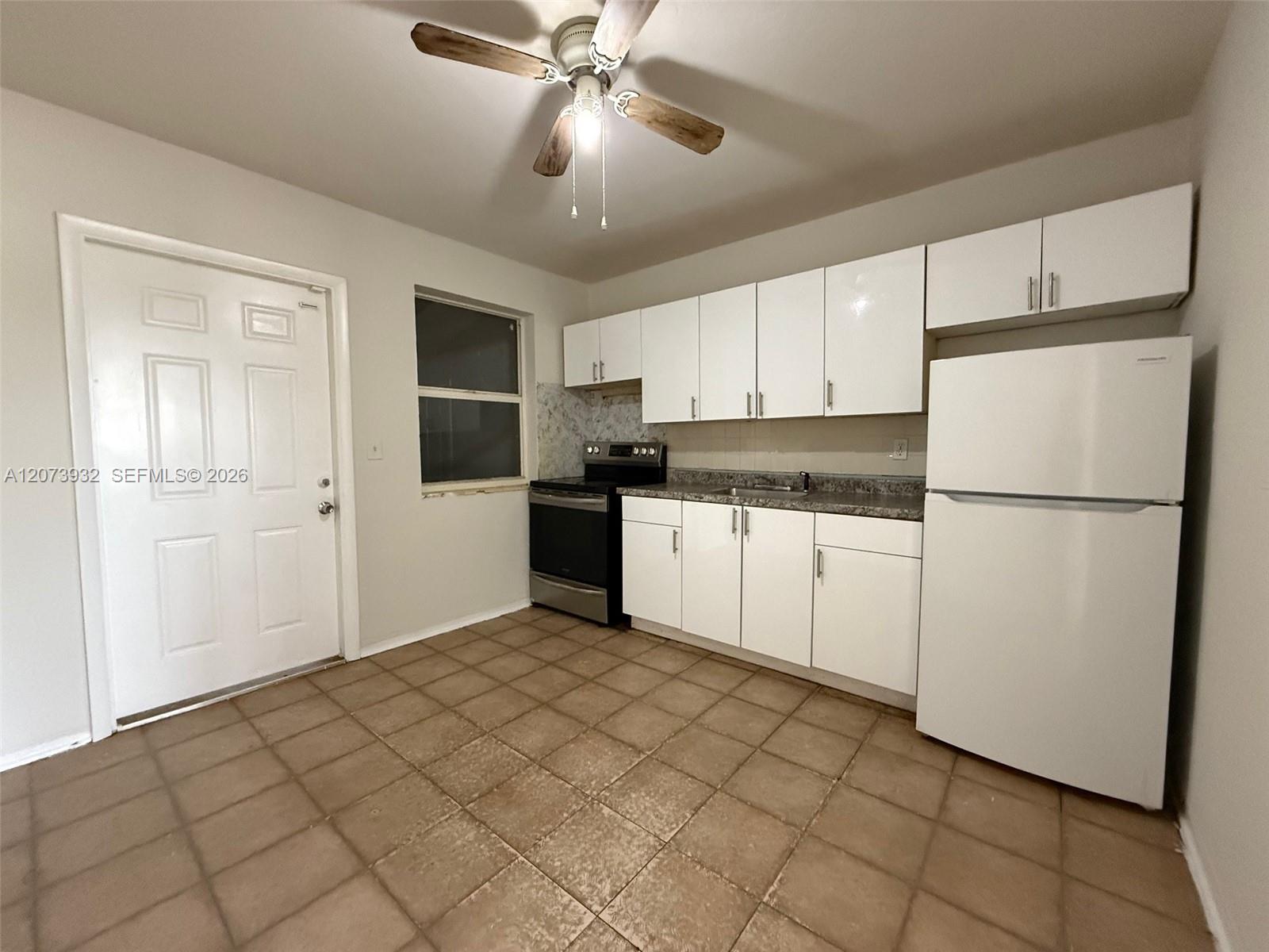 900 Sw 5th Street 2 Property Photo 2