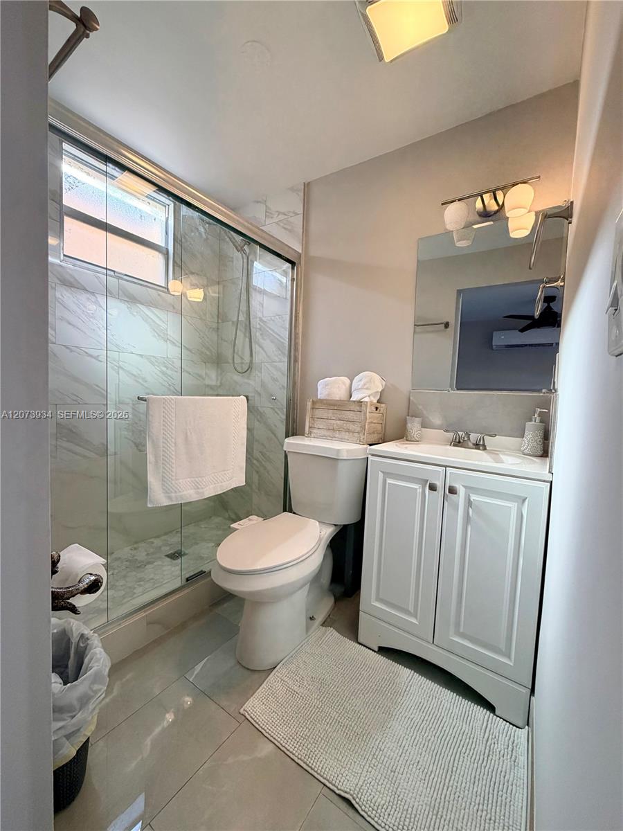 361 Sw 20th Road B Property Photo 3
