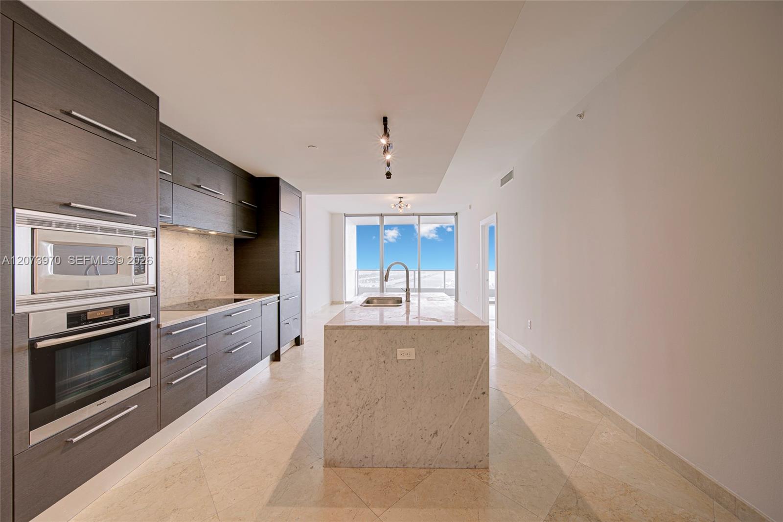 900 Biscayne Boulevard 5203 Property Photo 4