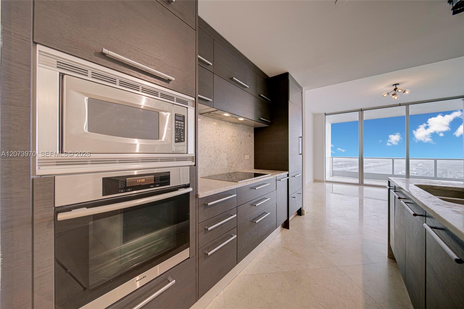 900 Biscayne Boulevard 5203 Property Photo 5