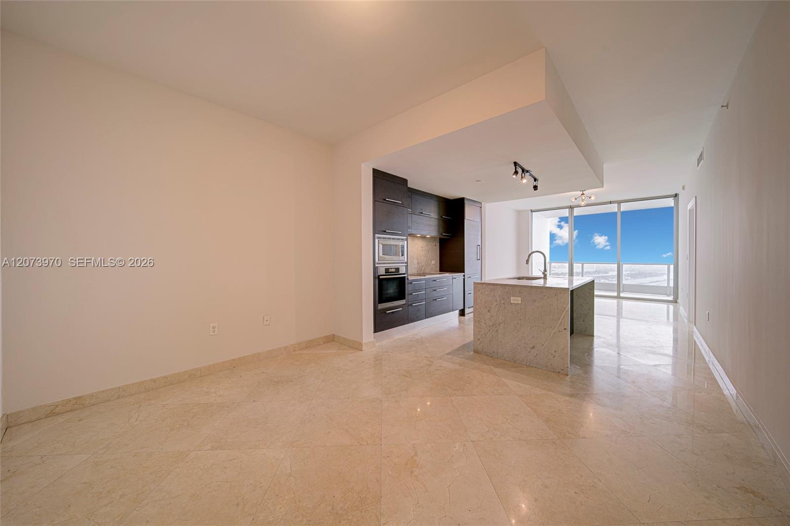 900 Biscayne Boulevard 5203 Property Photo 6