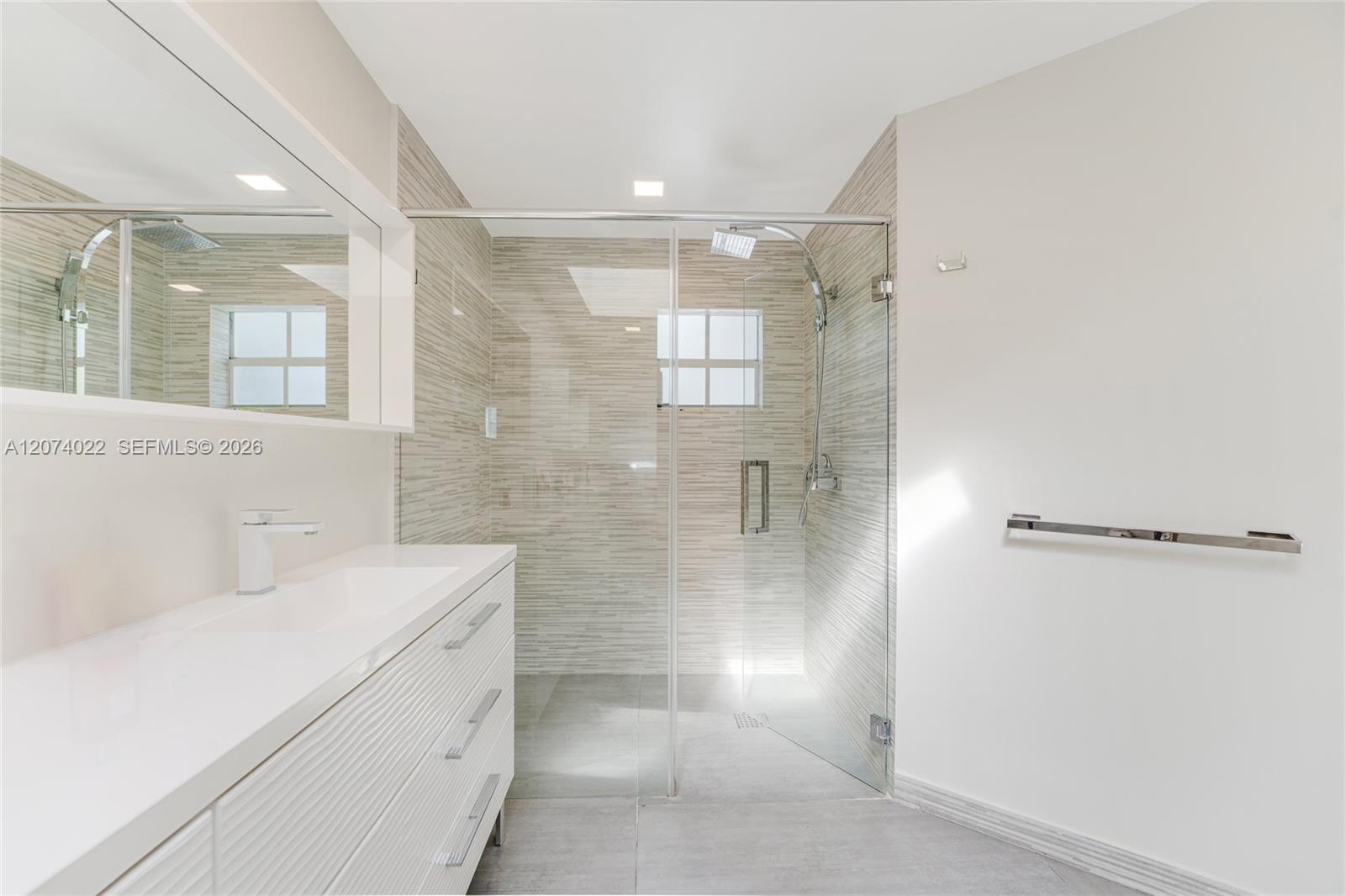 140 N Hibiscus Drive Property Photo 26