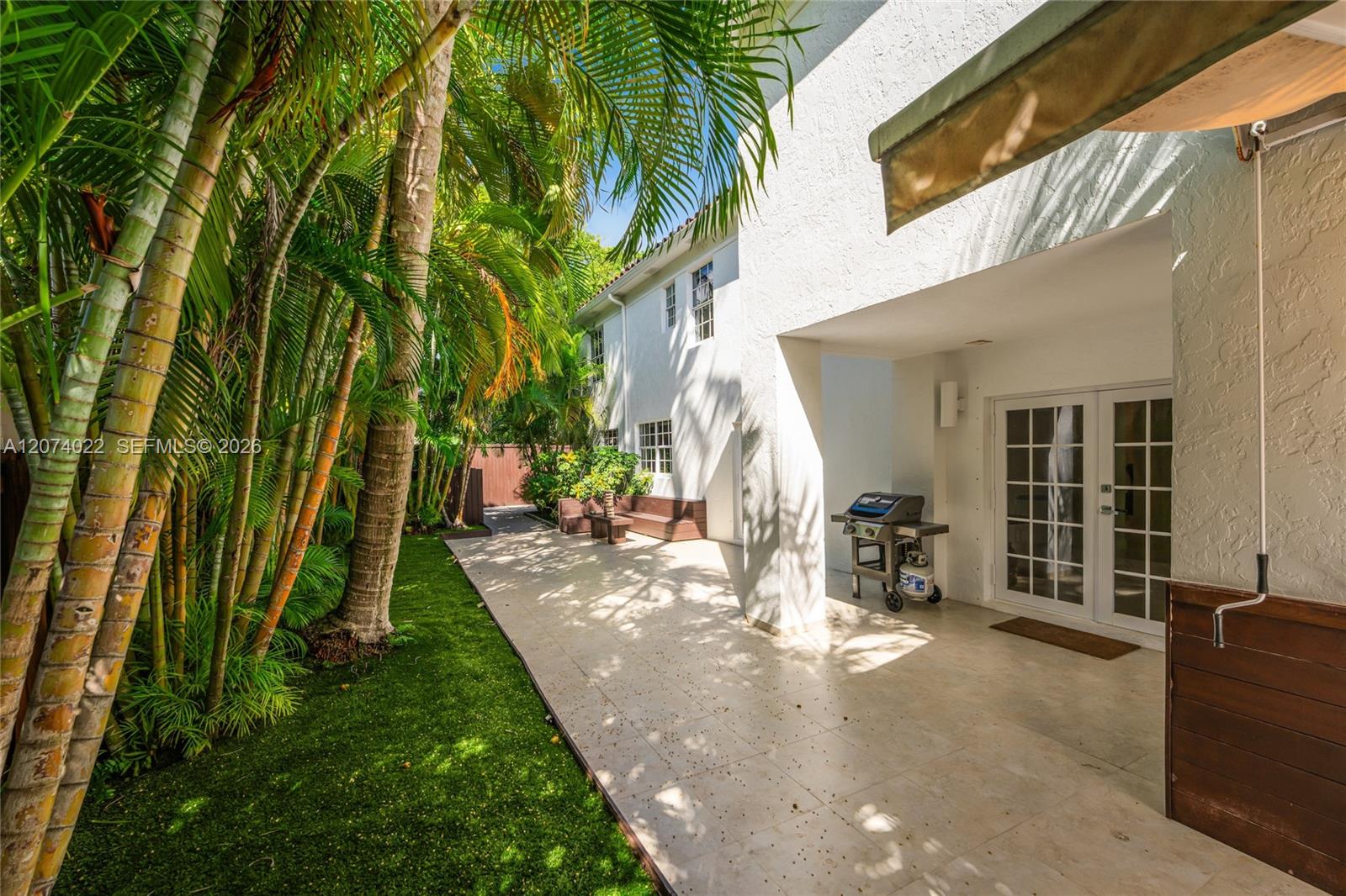 140 N Hibiscus Drive Property Photo 34