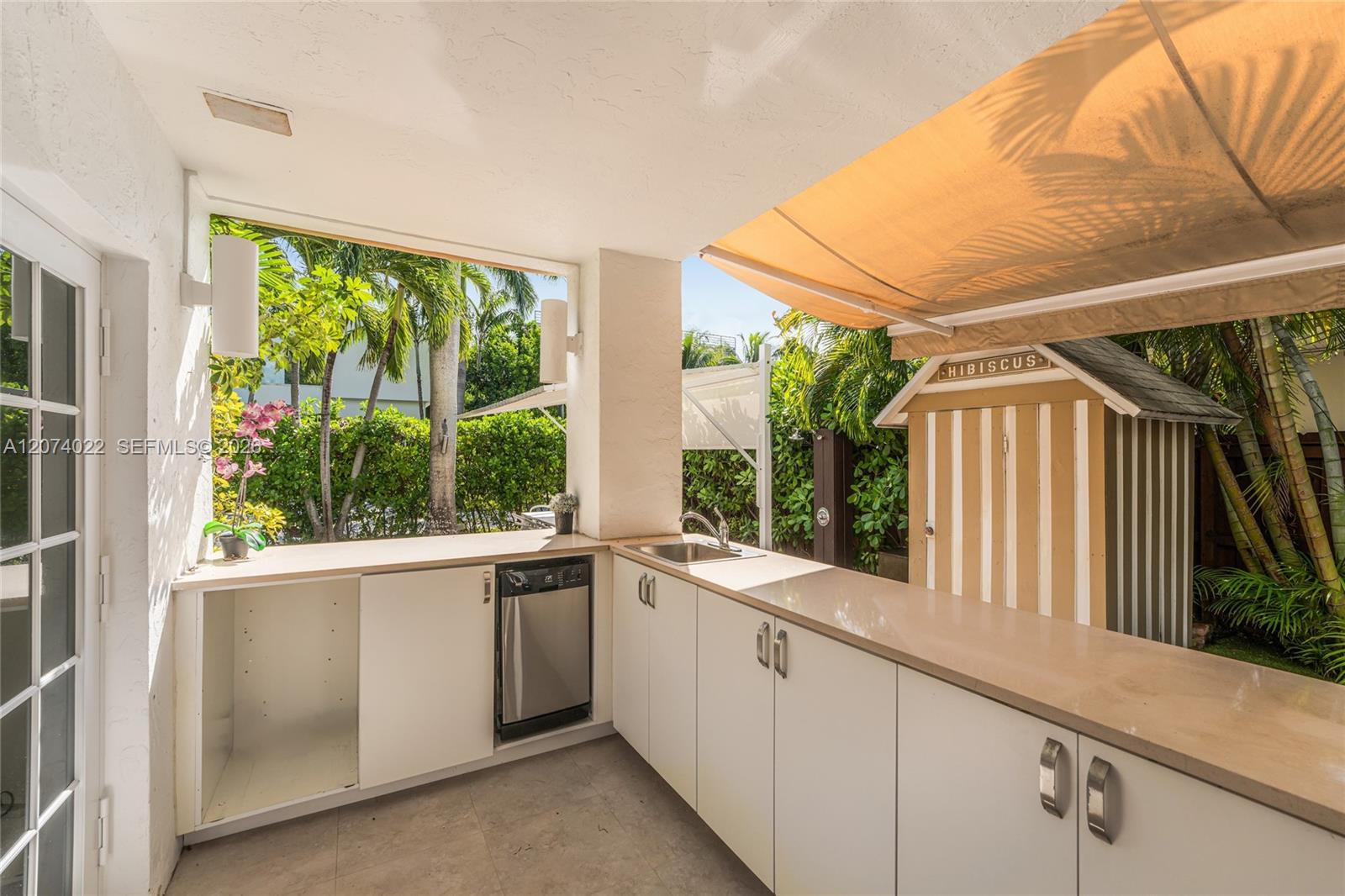 140 N Hibiscus Drive Property Photo 35