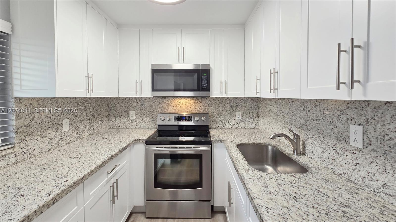 50 W 28th Street 54 Property Photo 1