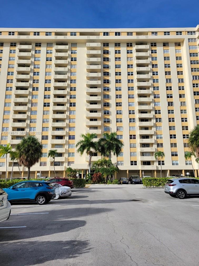 1833 S Ocean Drive 307 Property Photo 1