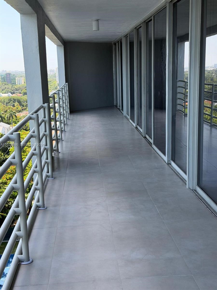 2025 Brickell Avenue 1702 Property Photo 7