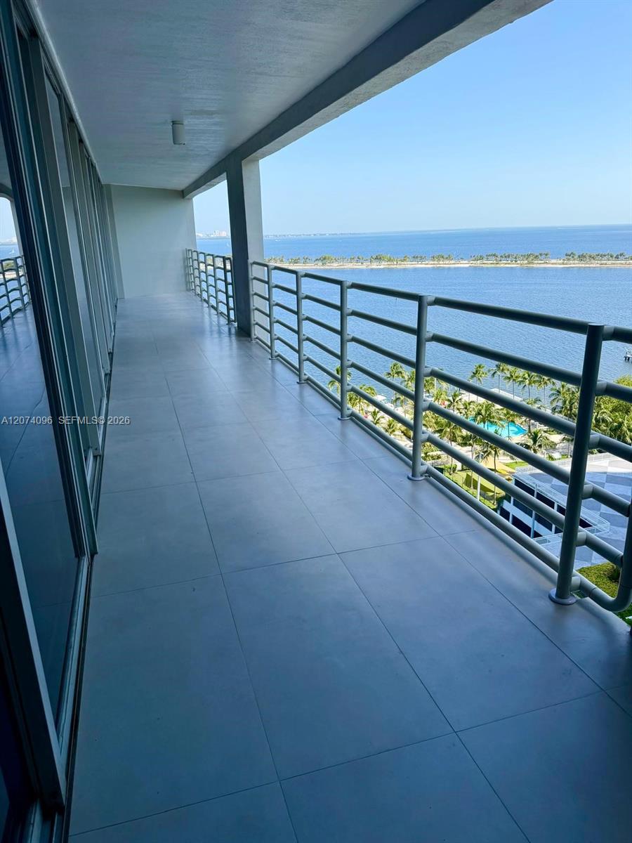 2025 Brickell Avenue 1702 Property Photo 8