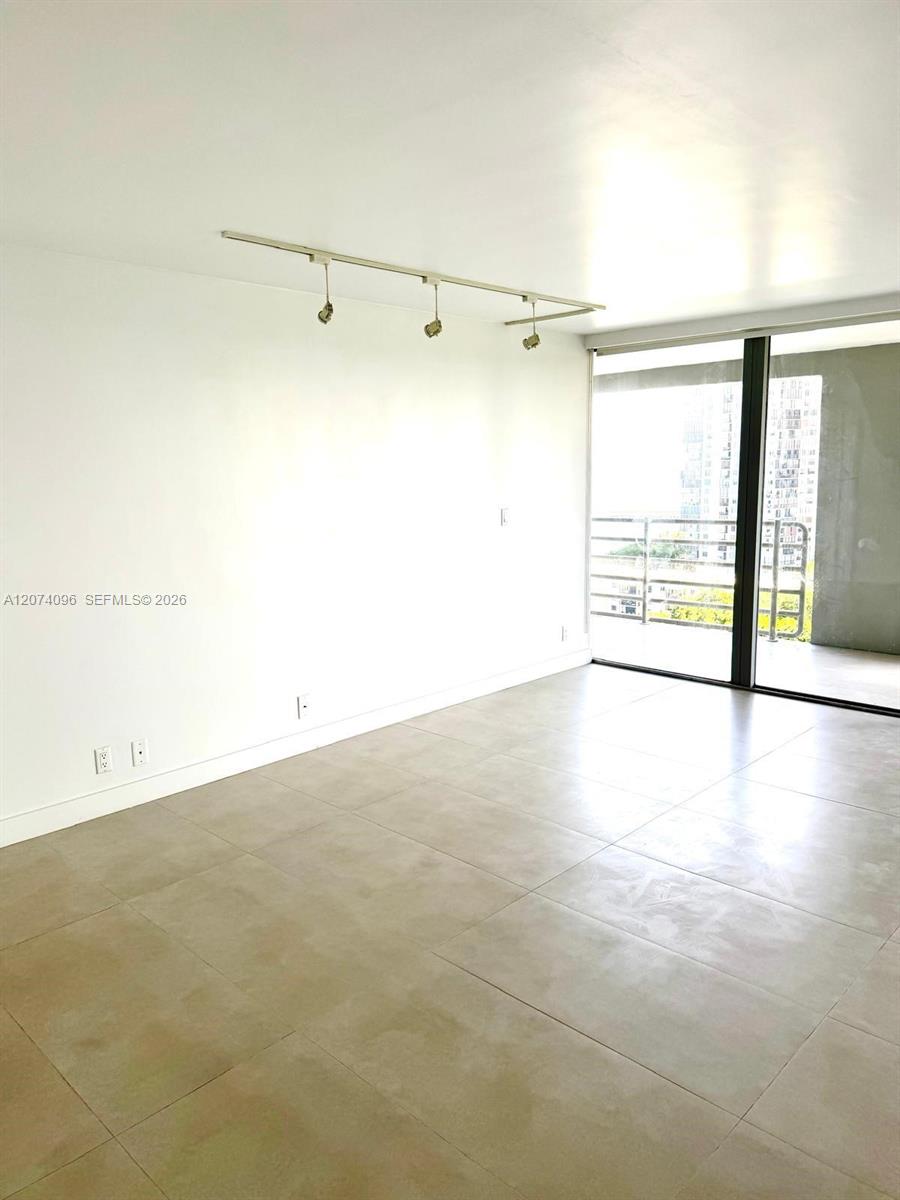 2025 Brickell Avenue 1702 Property Photo 9