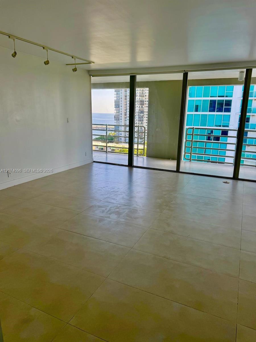 2025 Brickell Avenue 1702 Property Photo 10