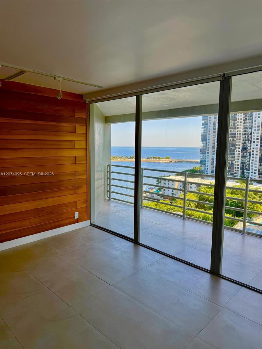 2025 Brickell Avenue 1702 Property Photo 18
