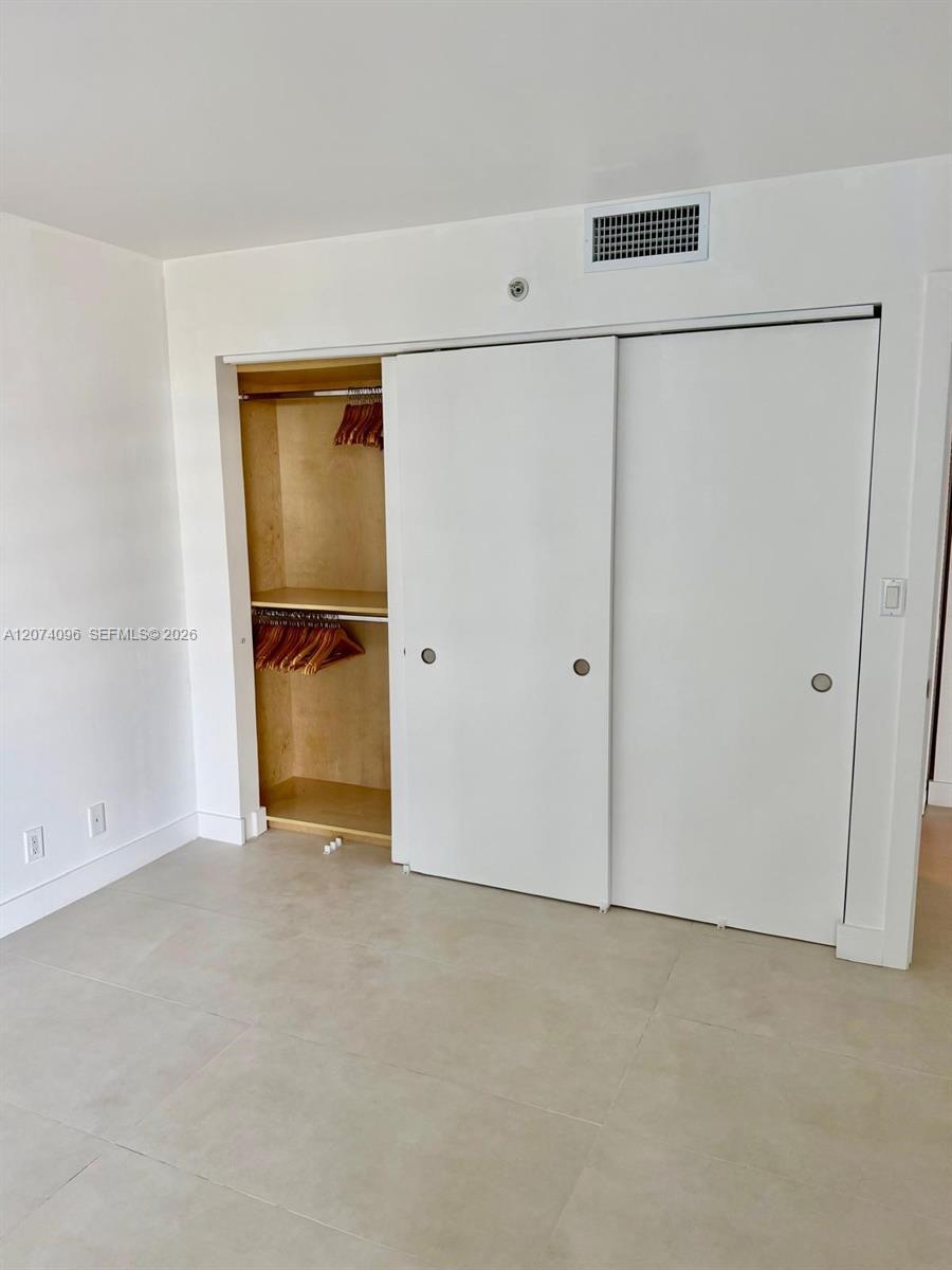 2025 Brickell Avenue 1702 Property Photo 20
