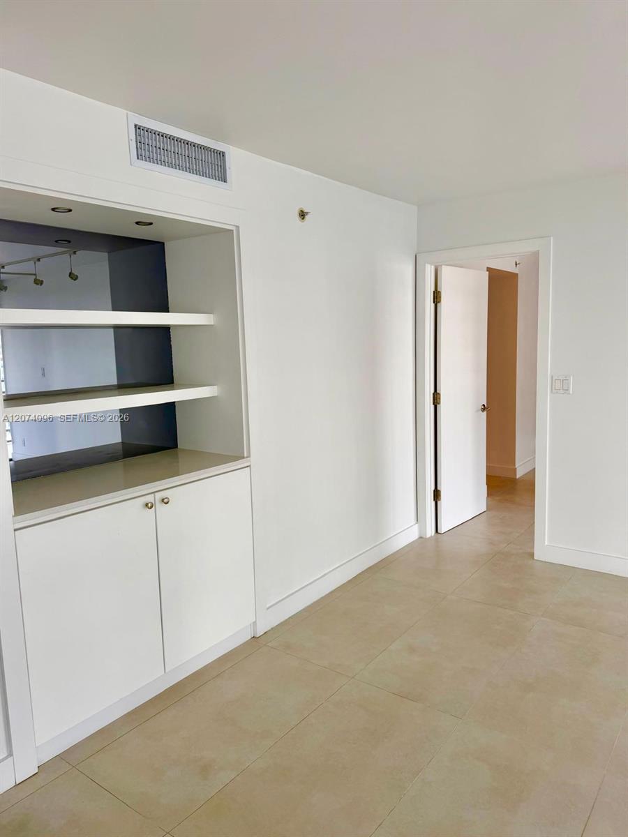 2025 Brickell Avenue 1702 Property Photo 29