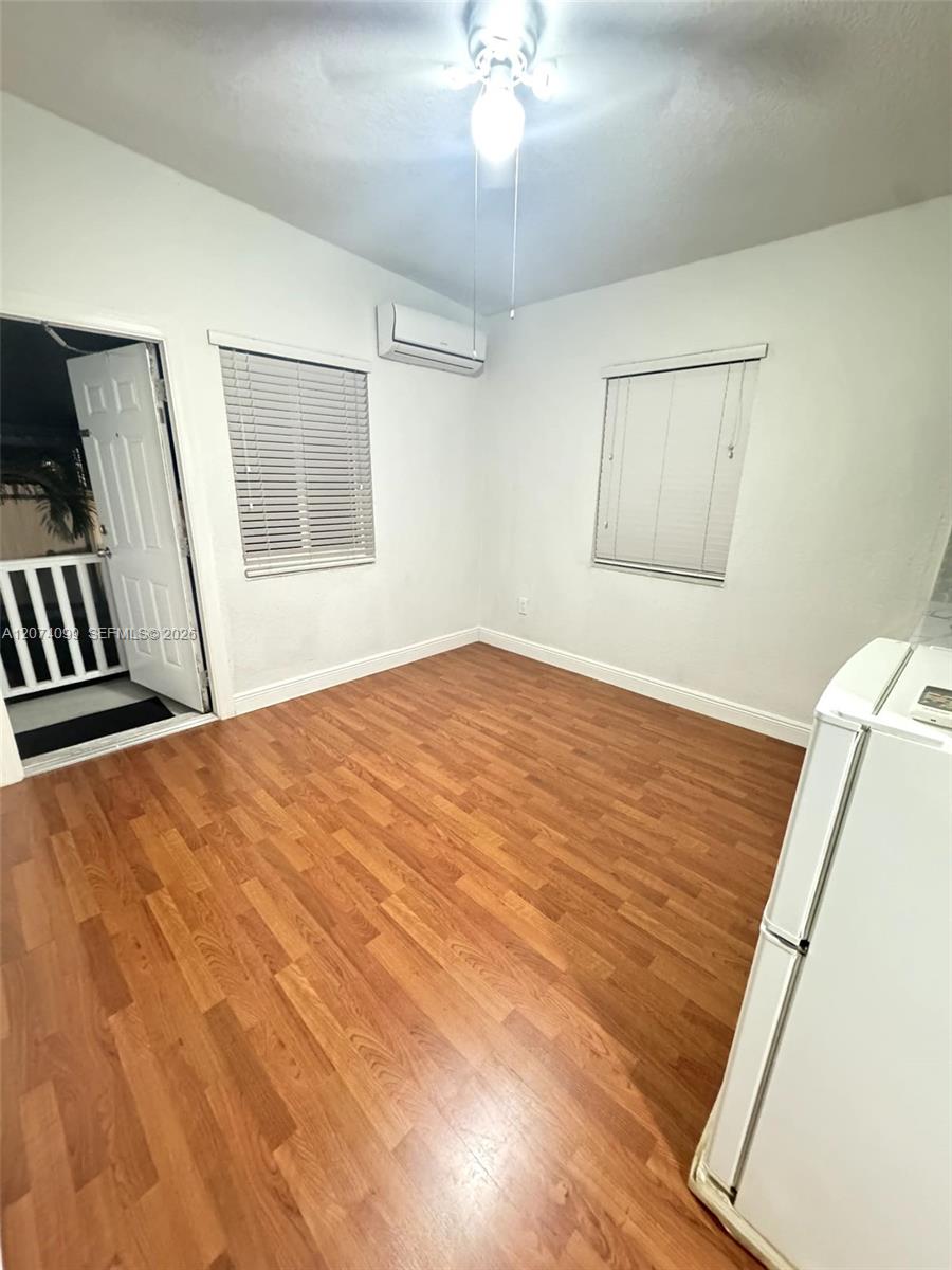 A12074099 Property Photo 14